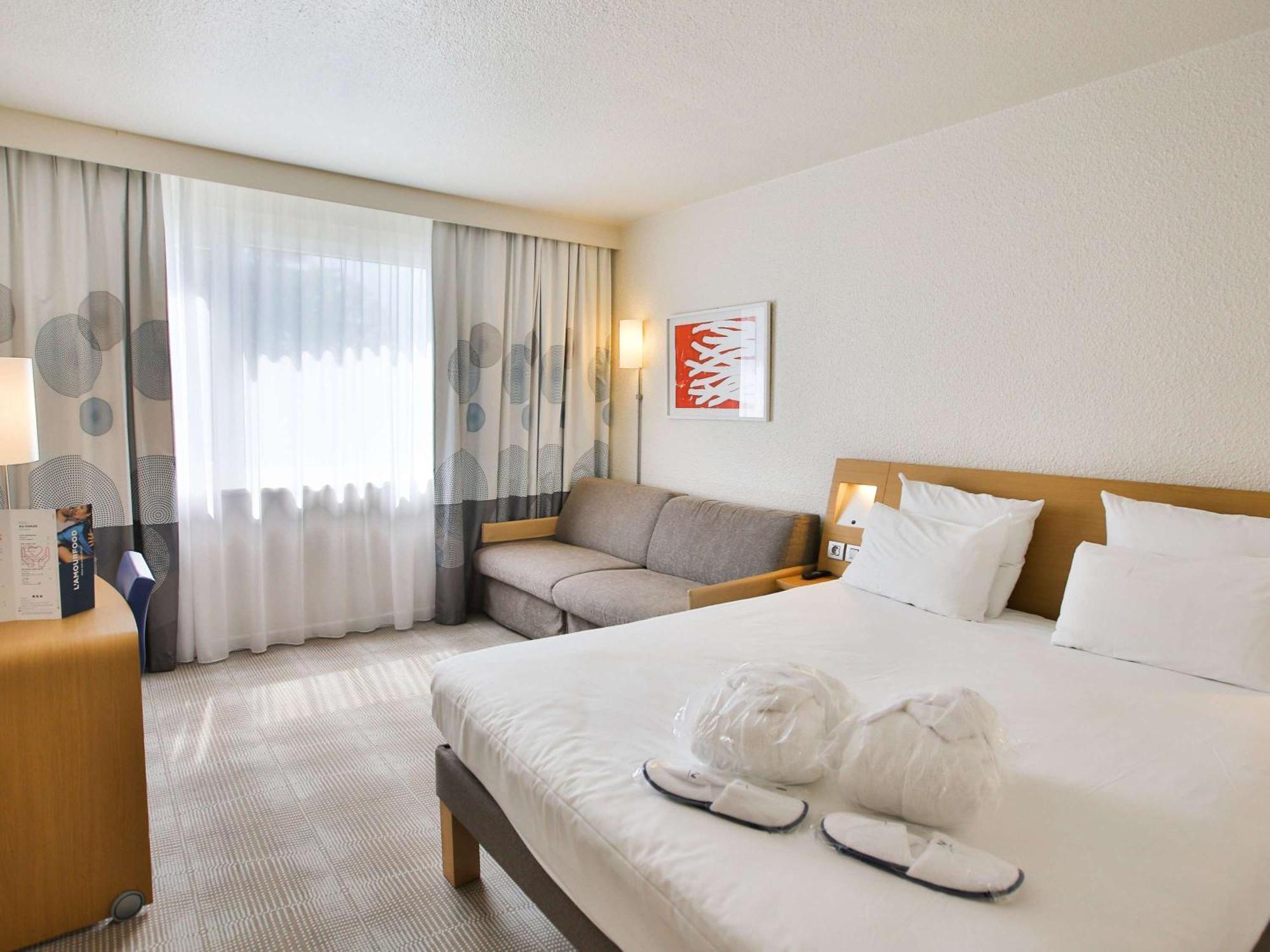 โนโวเทล ตูลูส ปูร์ป็อง แอโรปอร์ Hotel ภายนอก รูปภาพ